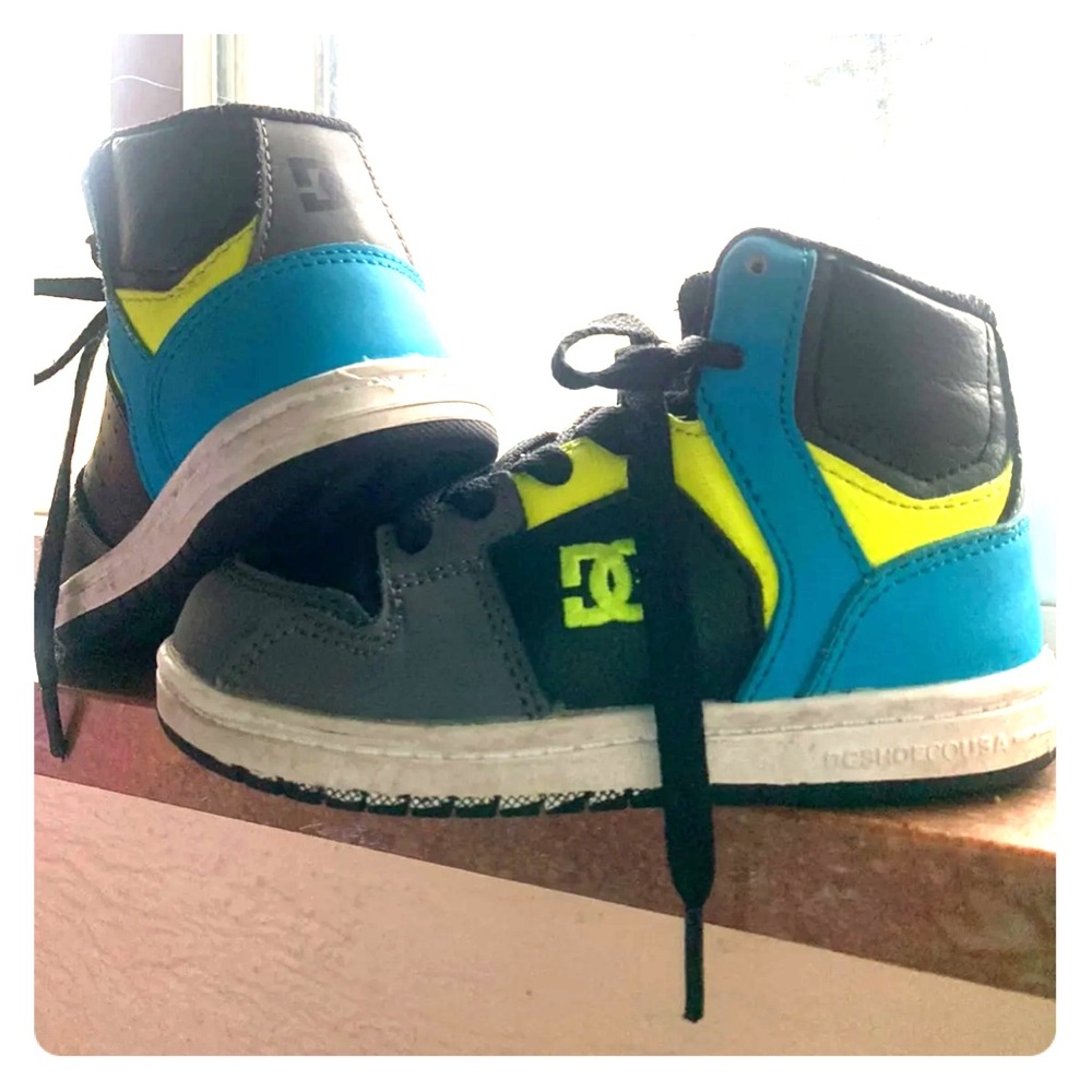 DC shows (toddler size 8)